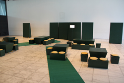 考えるテーブルの家具は、gmprojectsの豊嶋秀樹さんによる制作です。