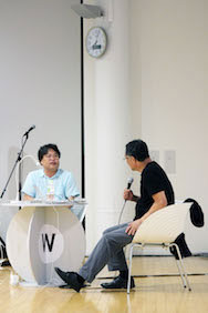 川俣正氏（右）と五十嵐太郎氏（左）対談の様子