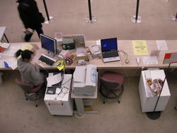 3階市民図書館受付カウンター