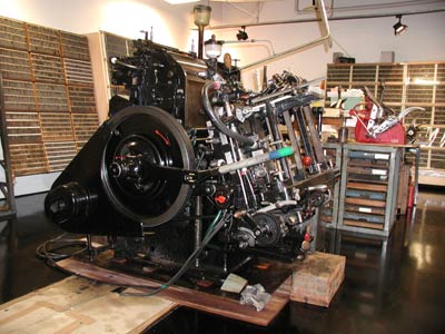 地下1階活版印刷研究所にある活版印刷機