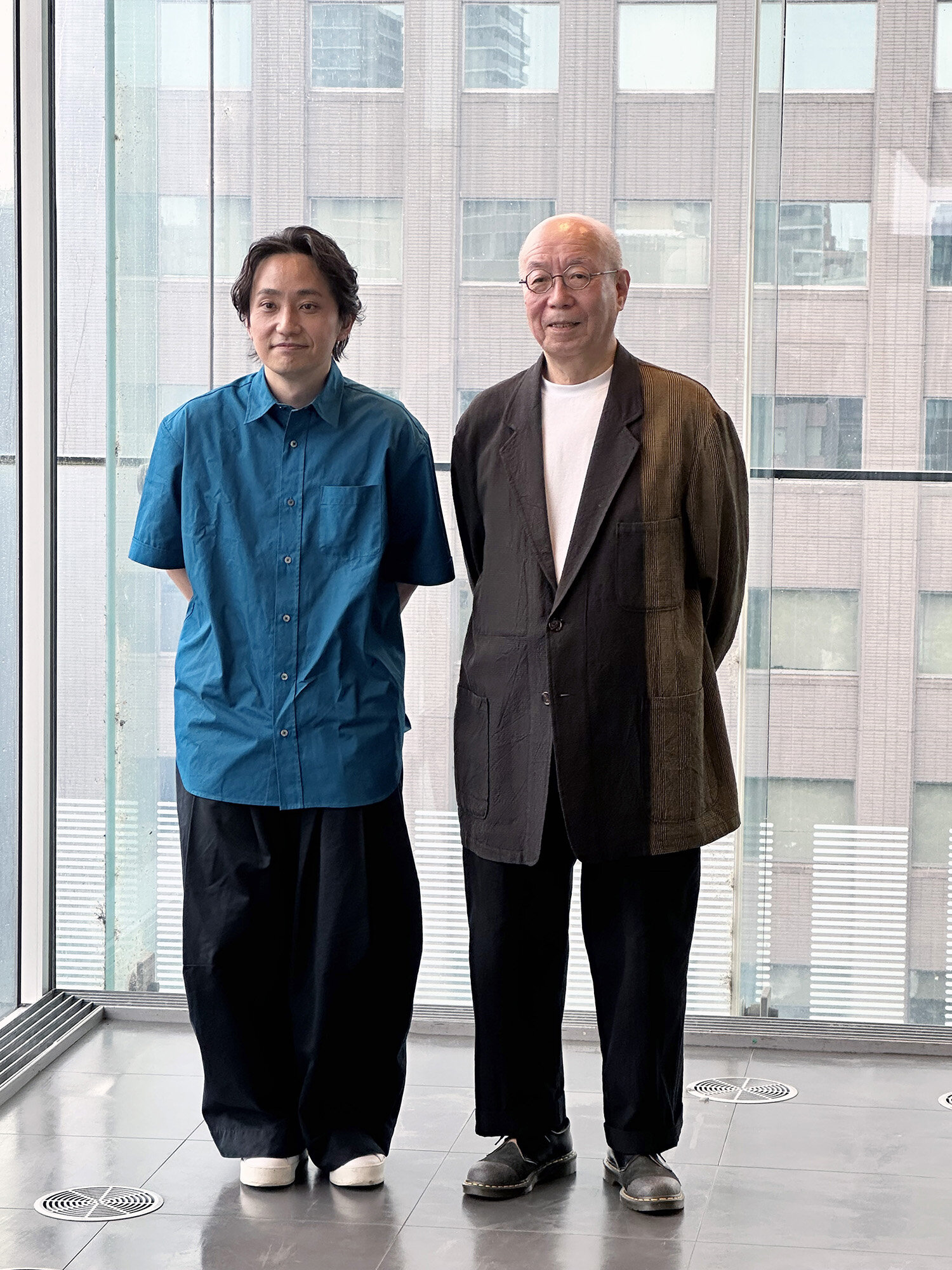 5.水野良樹さんと鷲田館長.jpg
