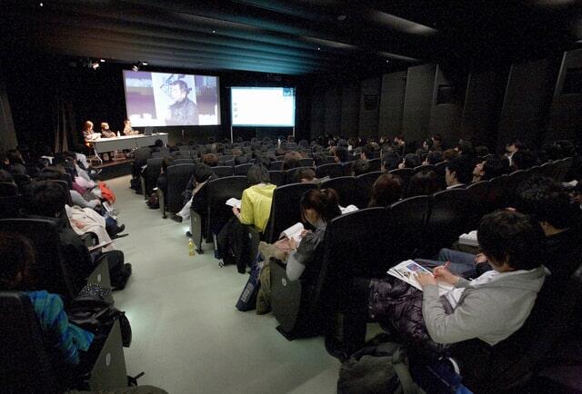写真 スタジオシアターの様子